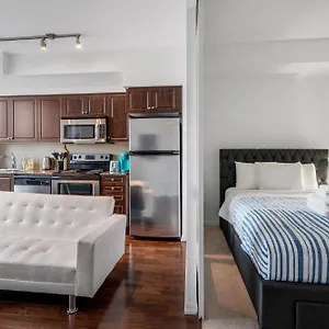 Downtown 1 Bdrm With Parking And Views Apartment Toronto
